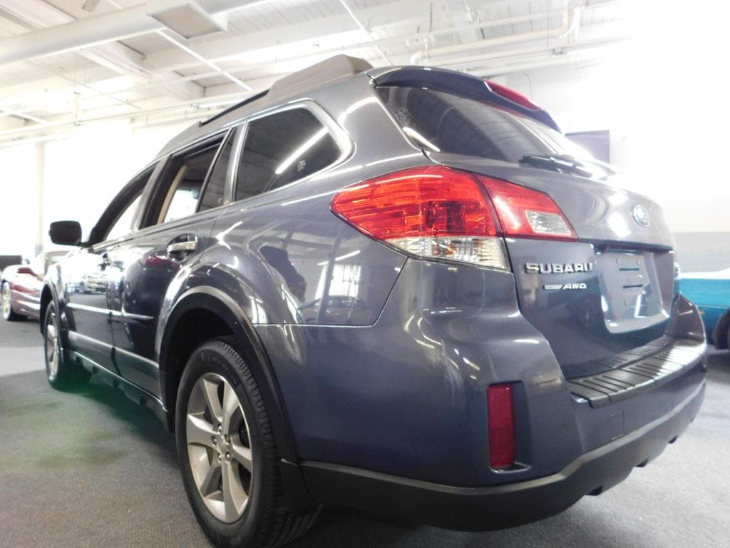 Photo 2 of 2014 Subaru Outback 2.5i Limited
