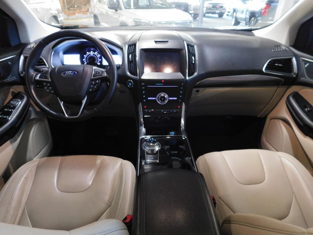 Photo 3 of 2019 Ford Edge Titanium