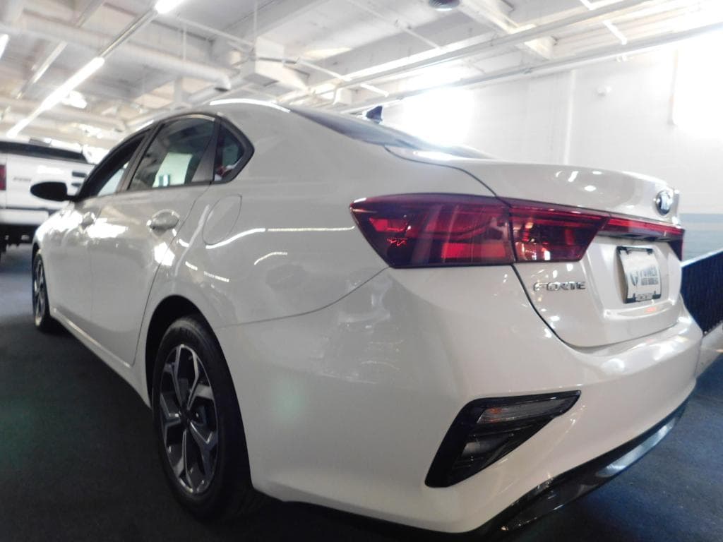 2019 Kia Forte LXS - Image 2