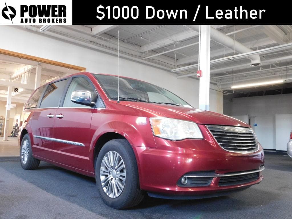 Photo 1 of 2013 Chrysler Town and Country Touring-L